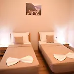 بيت ضيافة Leo 4*