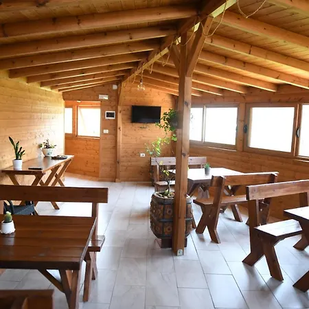 Casa de hóspedes Leo 4*