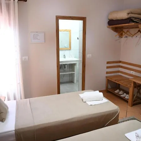 Casa de hóspedes Leo 4*