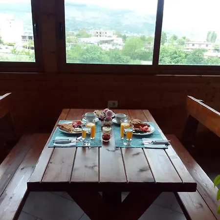 Casa de hóspedes Leo Berati